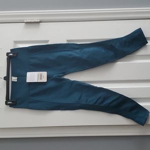 FABLETICS LEGGINGS SIZE MEDIUM